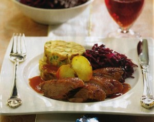 Гусиная грудка с хлебными клецками Гусиная грудка с хлебными клецками