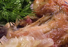 Тушеная в яблочном соке курочка