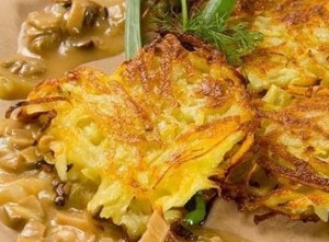 Деруны с грибным соусом Деруны с грибным соусом