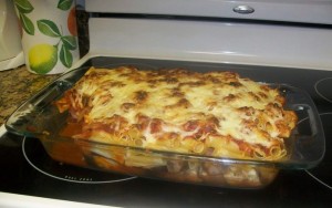 Запеченные ригатони с итальянскими сосисками и баклажанами