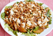 Грибной салат с грецкими орехами и беконом