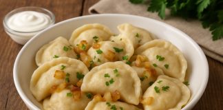 Вареники с картошкой и луком в домашних условиях (Ставрополье) Вареники с картошкой и луком в домашних условиях (Ставрополье)