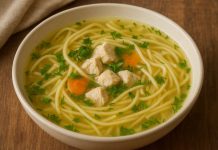 Токмач — татарский куриный суп с лапшой Токмач — татарский куриный суп с лапшой (Татарстан)