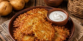 Картофельные драники со сметаной в домашних условиях (Кировская область)