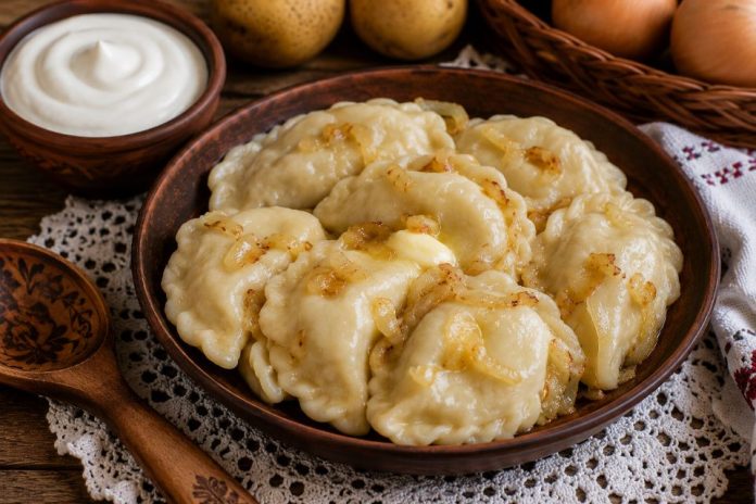Домашние вареники с картофелем в домашних условиях (Орловская область) Домашние вареники с картофелем в домашних условиях (Орловская область)