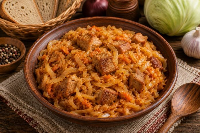 Тушёная капуста с мясом в домашних условиях (Орловская область)
