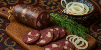 Казы (колбаса из конины) в домашних условиях
