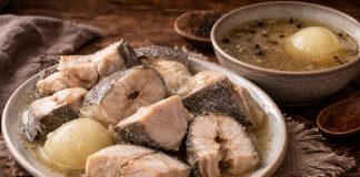 Отварная рыба с бульоном по-якутски в домашних условиях (Республика Саха (Якутия))