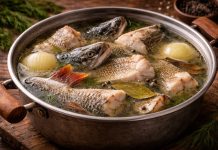 Уха из речной рыбы по-югорски в домашних условиях (Ханты-Мансийский автономный округ – Югра)