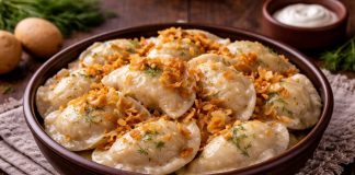 Домашние вареники с картофелем и луком по-биробиджански в домашних условиях (Еврейская автономная область)