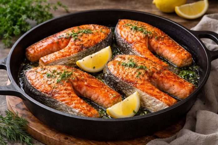 Жареная нерка на сковороде по-камчатски в домашних условиях