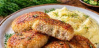 Рыбные котлеты из минтая в домашних условиях (Сахалинская область)