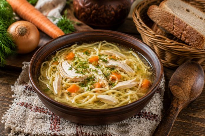Домашняя лапша с курицей в домашних условиях (Тамбовская область) Домашняя лапша с курицей в домашних условиях (Тамбовская область)