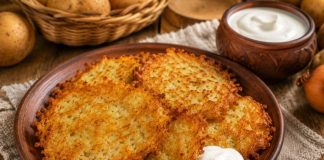 Картофельные драники со сметаной в домашних условиях (Рязанская область)