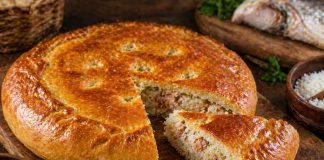Пирог с рыбой и рисом в домашних условиях (Сахалинская область)