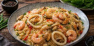 Рис с морепродуктами по-сахалински в домашних условиях