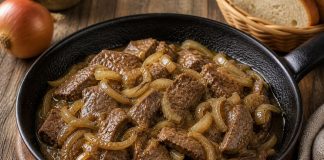 Тушёная печень с луком в домашних условиях (Магаданская область)