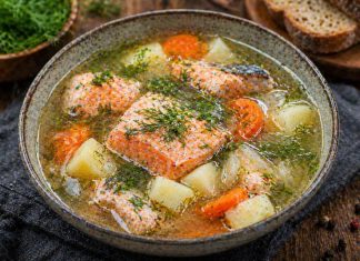 Уха из красной рыбы в домашних условиях (Сахалинская область)