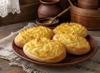 Картофельные шаньги в домашних условиях (Владимирская область) Картофельные шаньги в домашних условиях (Владимирская область)