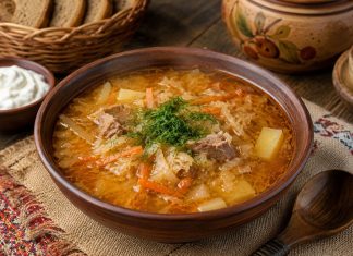 Щи с квашеной капустой в домашних условиях (Владимирская область) Щи с квашеной капустой в домашних условиях (Владимирская область)